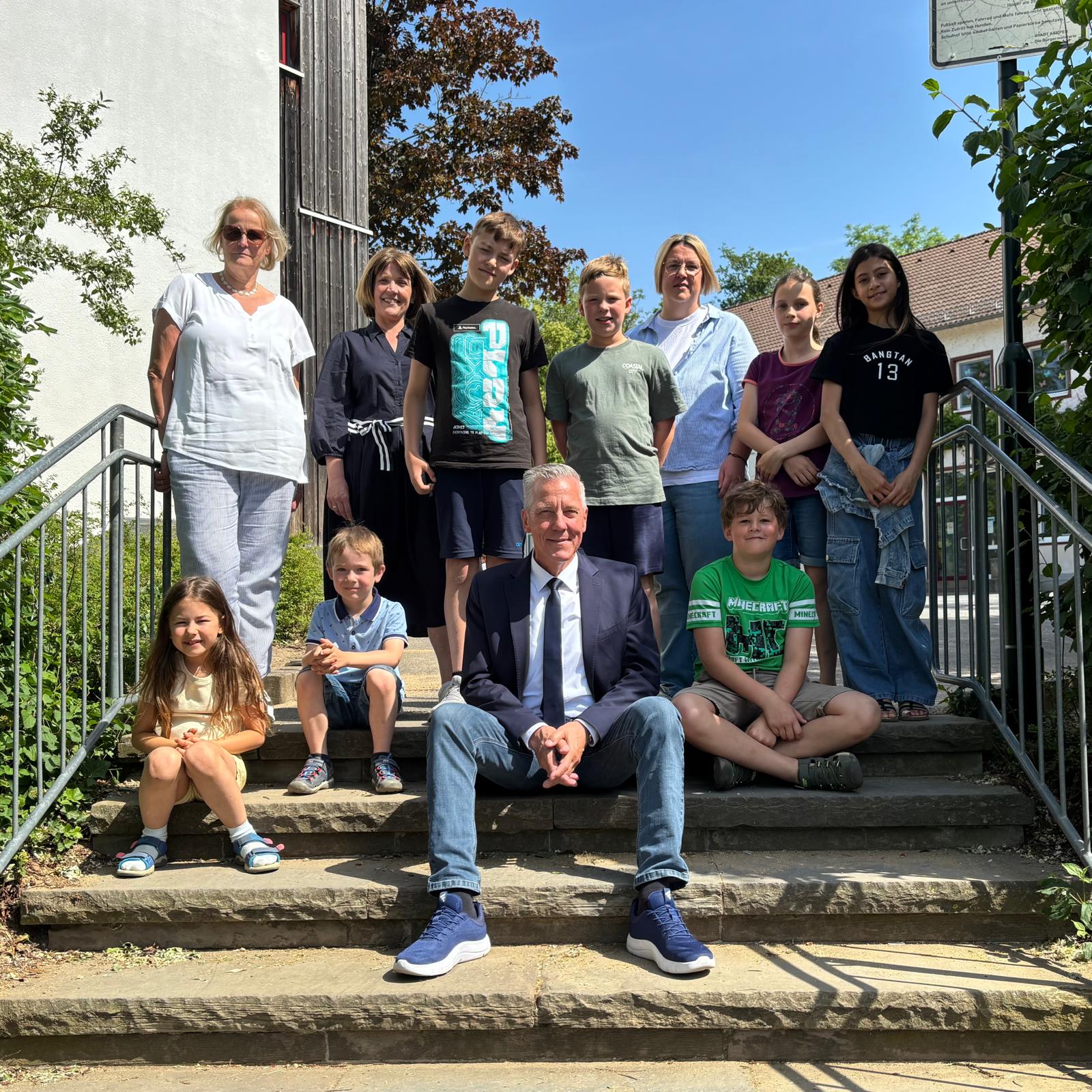Bürgermeister Thomas Jurczyk besucht Kinderparlament der GGS Türnich